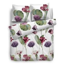 Dekbedovertrek met rood/paarse bloemen en groen blad