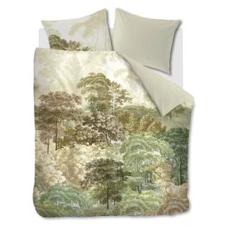 Tweepersoons dekbedovertrek Arcadia van het merk Beddinghouse met een bebost heuvellandschap in groene kleuren