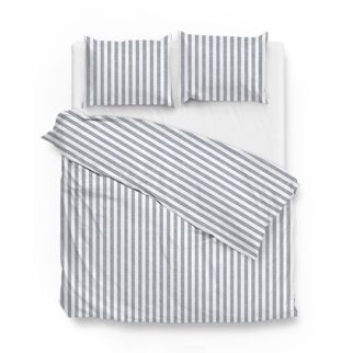 Zo! Home dekbedovertrek Banda di Lino heeft een denimblauw (verticaal) streeppatroon. De achterzijde van dit overtrek bevat hetzelfde patroon maar dan horizontaal.